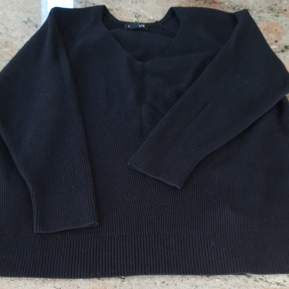 Athleta Womens Black V-Neck Knit Sweater